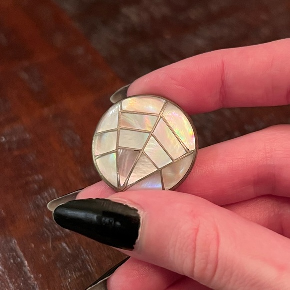 Spiderweb Pearl Pendant, Southwestern Inlay Mother of Pearl Brooch, Signed - Picture 9 of 10